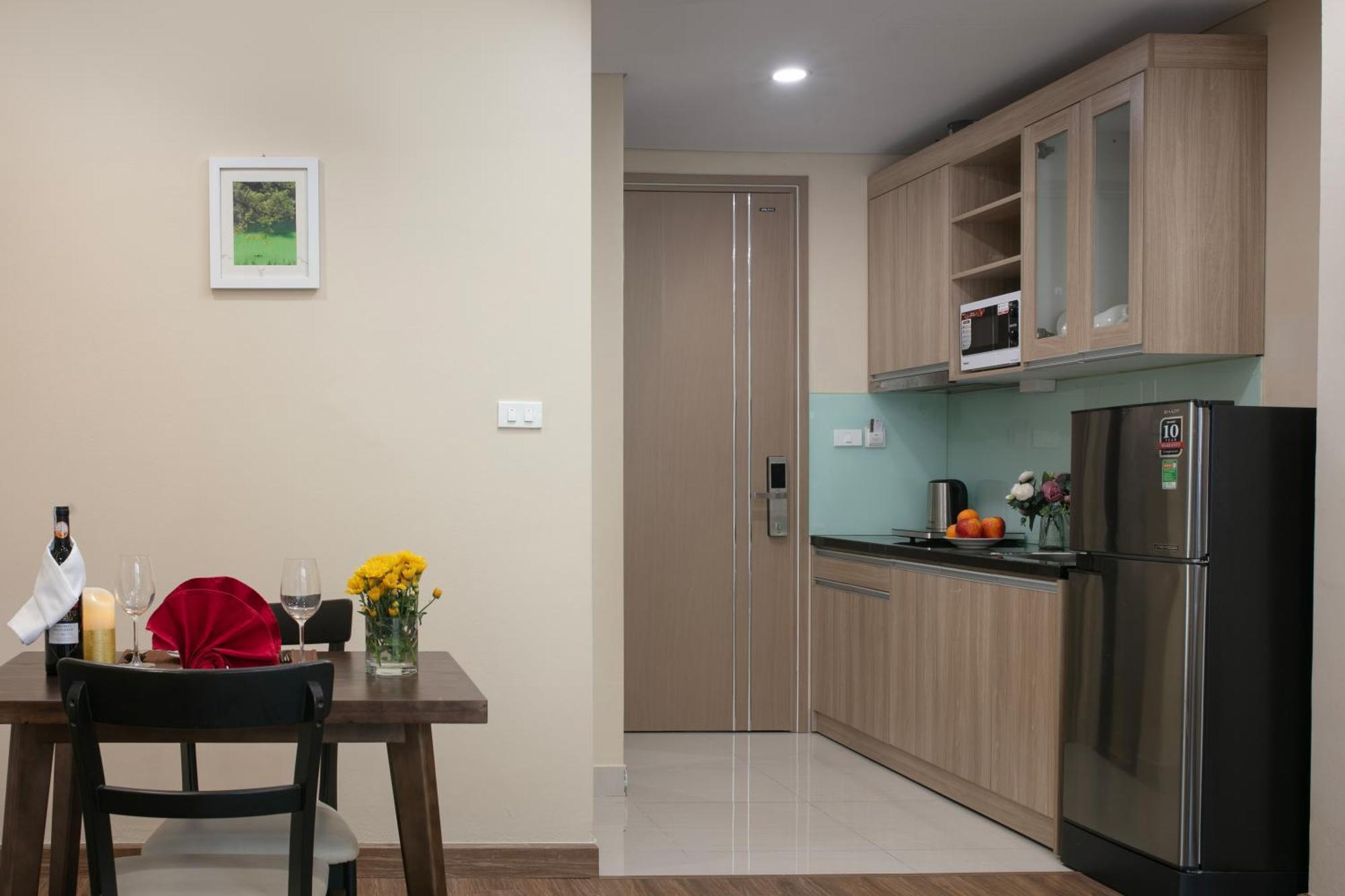Hb Serviced Apartment - Lac Long Quan Ханой Екстериор снимка
