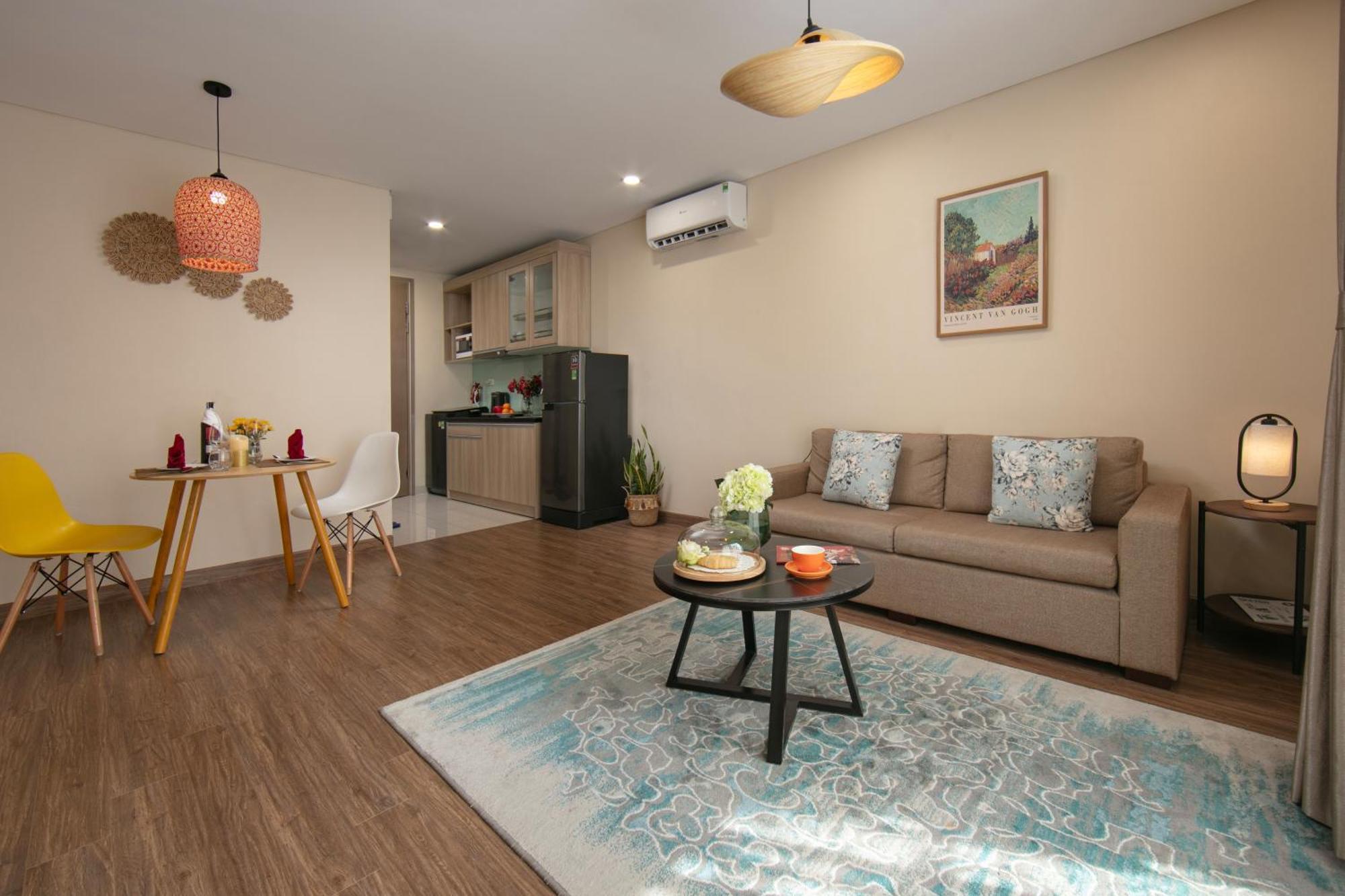 Hb Serviced Apartment - Lac Long Quan Ханой Екстериор снимка