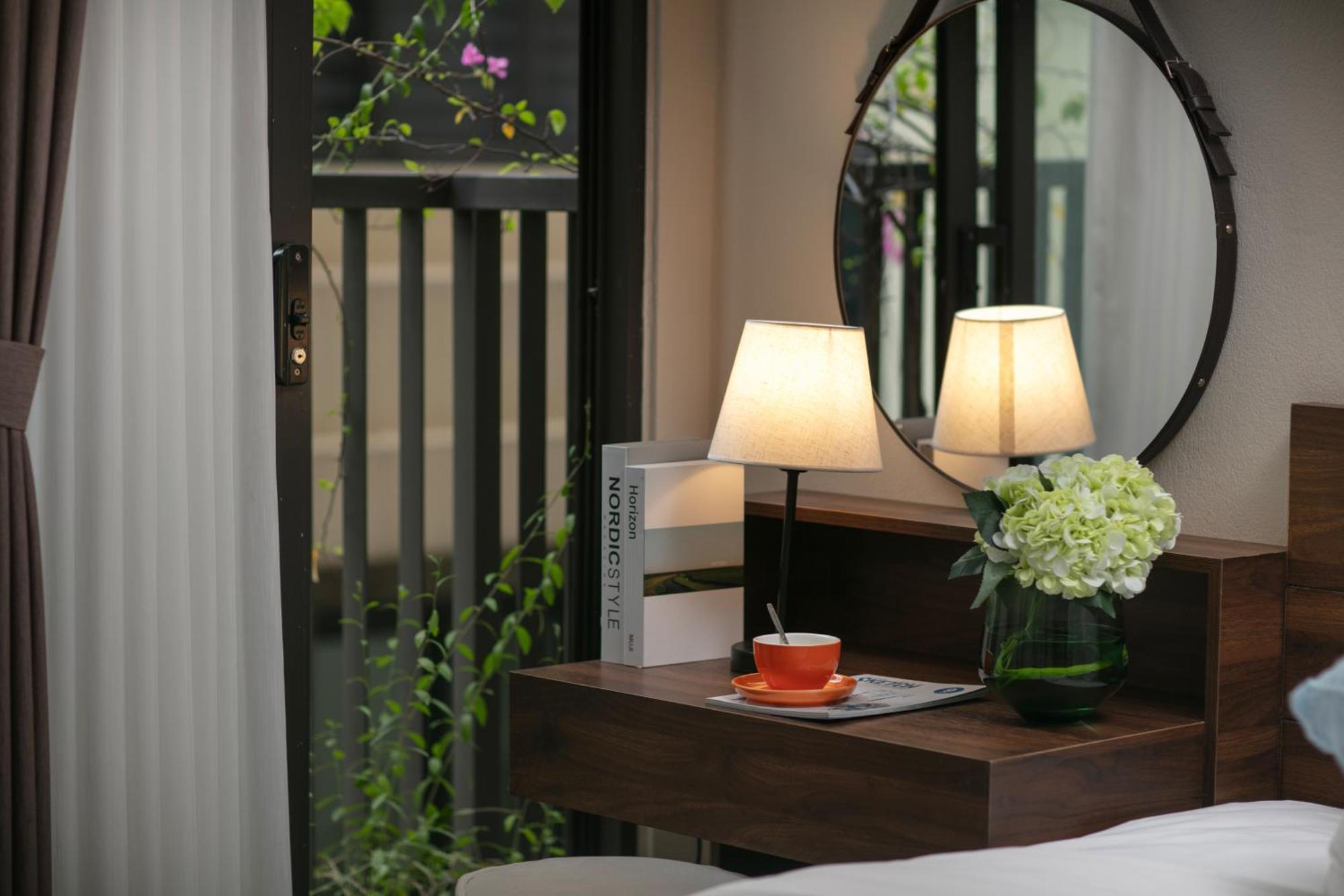 Hb Serviced Apartment - Lac Long Quan Ханой Екстериор снимка